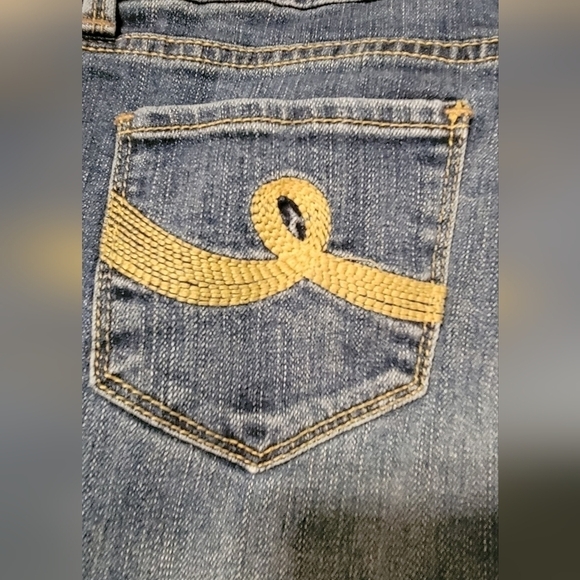 Seven7 Boot Cut 98% Cotton 2% Spandex Denim Jeans Size 4 - Picture 4 of 6